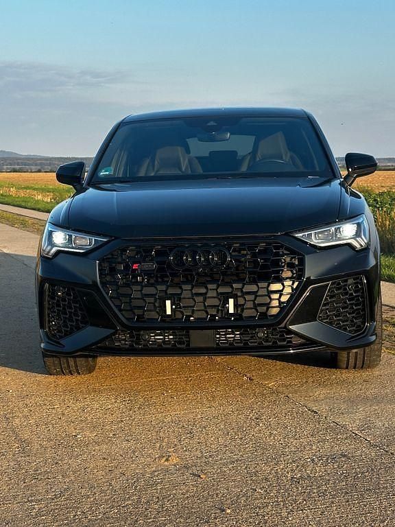 Schwarz Gebraucht 2021 Audi RS Q3 Ambiente SUV | 55.000 € (Etwas zu teuer) - Bild 1/4