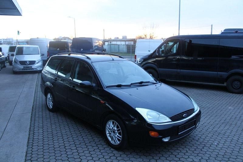 Gebraucht Ford Focus 101 PS (74 kW) 2000 Schwarz Kombi