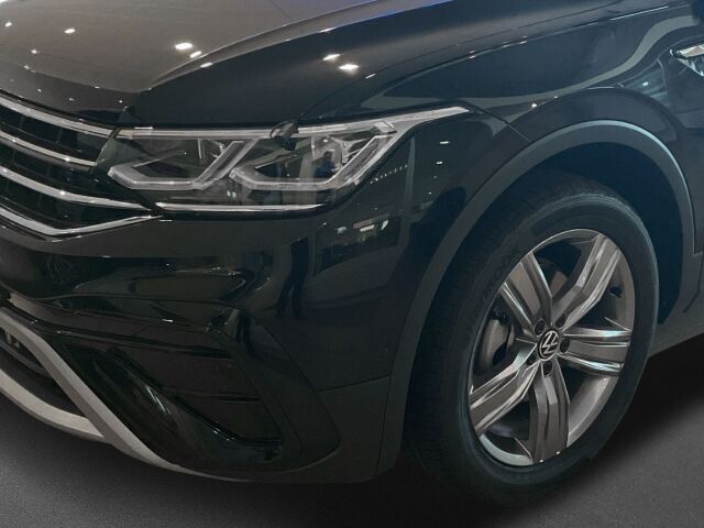 Gebraucht VW Tiguan Allspace Elegance 150 PS (110 kW) 2023 Deep black perleffekt SUV