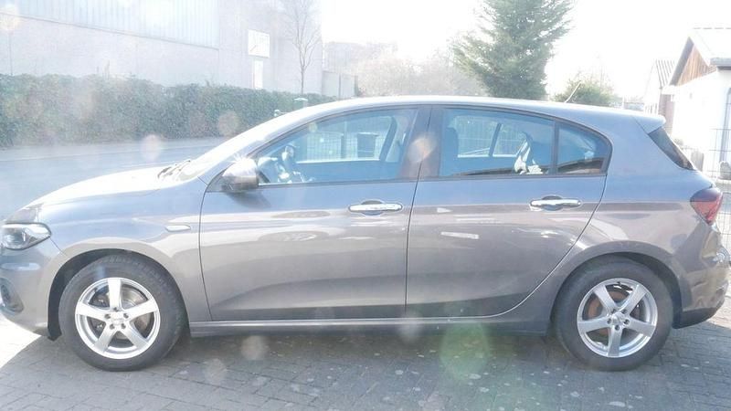 Gebraucht Fiat Tipo Easy 120 PS (88 kW) 2019 Grau Limousine