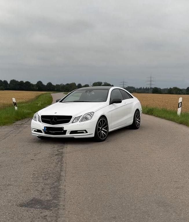 Gebraucht Mercedes E350 292 PS (214 kW) 2010 Weiß Coupé