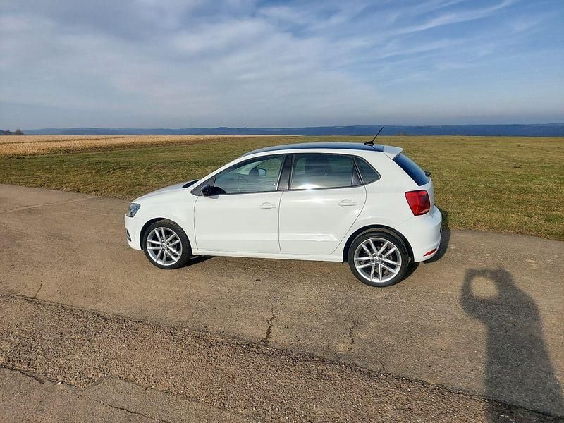 Gebraucht VW Polo Highline 90 PS (66 kW) 2017 Weiß Kleinwagen