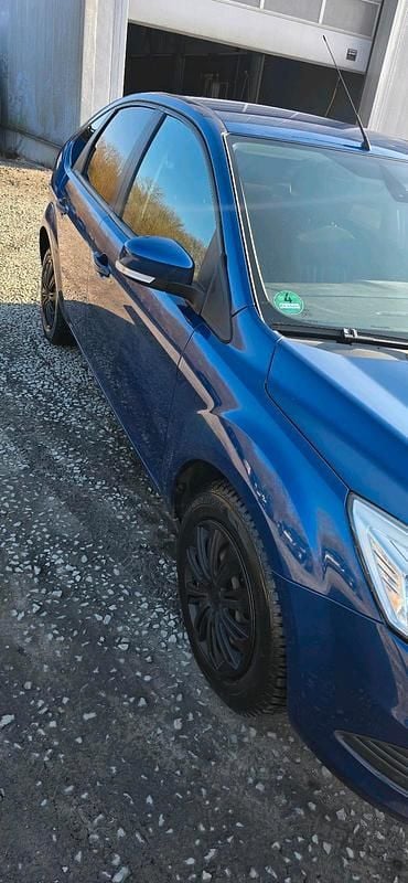 Gebraucht Ford Focus 101 PS (74 kW) 2008 Blau Limousine