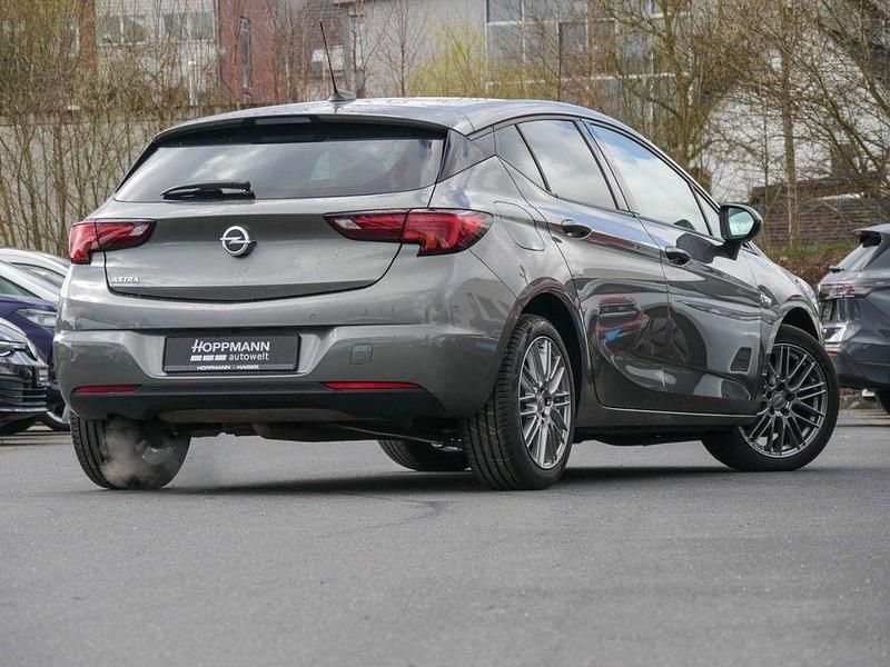 Gebraucht Opel Astra Dynamic 150 PS (110 kW) 2017 Grau Limousine