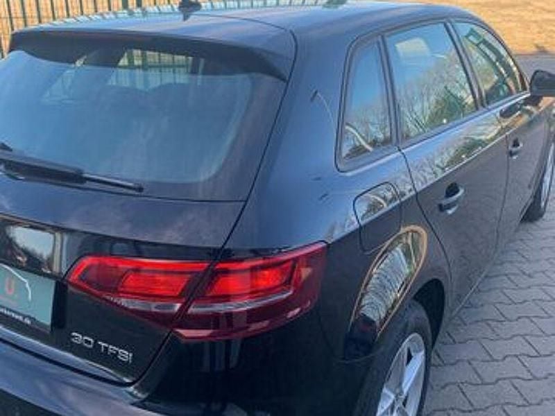 Gebraucht Audi A3 Design 116 PS (85 kW) 2019 Andere Limousine