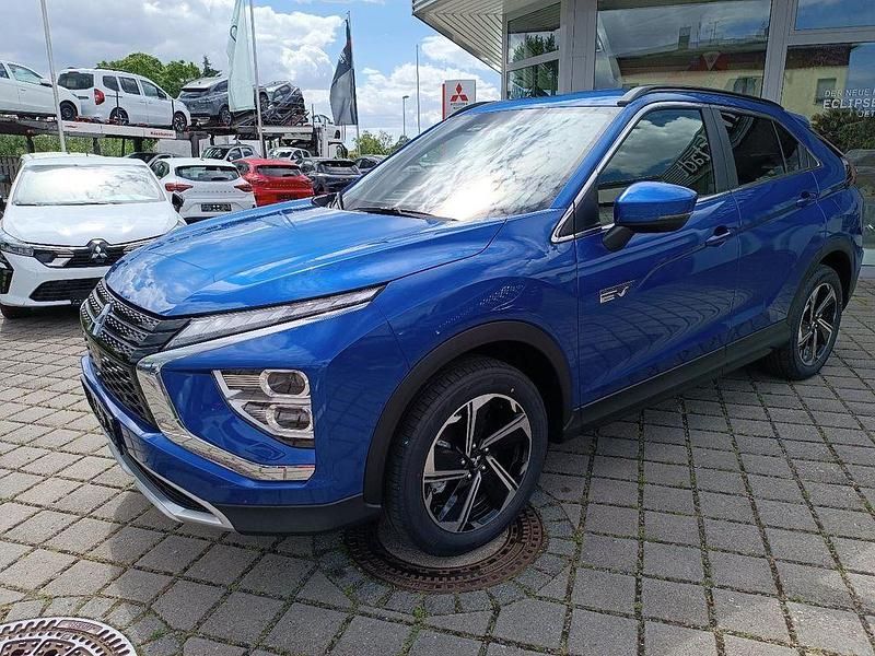 Gebraucht Mitsubishi Eclipse Cross Plus 188 PS (138 kW) 2024 Blau SUV