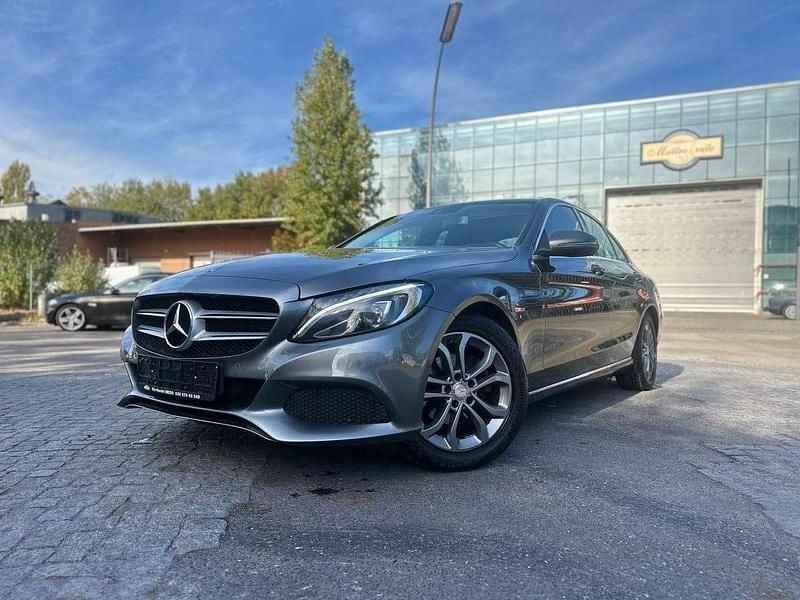 Gebraucht Mercedes C180 156 PS (114 kW) 2017 Selenitgrau  metalliclack Limousine