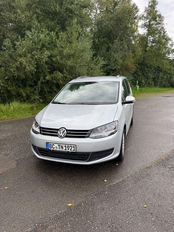 Silber Gebraucht 2017 VW Sharan Van / Kleinbus | 17.499 € (Guter Preis) - Bild 1/4