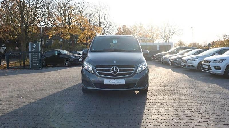Gebraucht Mercedes V220 185 PS (136 kW) 2017 Grau Van / Kleinbus