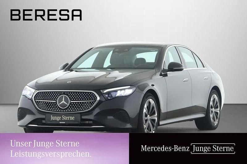 Grau Gebraucht 2024 Mercedes E300 Avantgarde Limousine | 47.790 € (Superpreis) - Bild 1/3