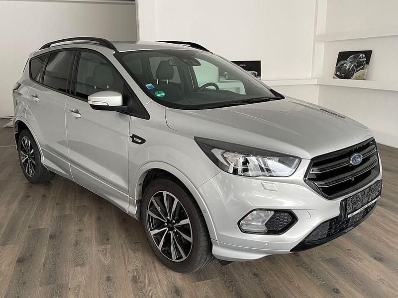 Silber Gebraucht 2019 Ford Kuga ST-Line SUV | 10.000 € (Guter Preis) - Bild 1/4