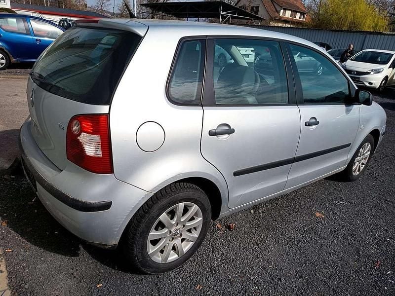 Gebraucht VW Polo Comfortline 64 PS (47 kW) 2002 Grau Kleinwagen