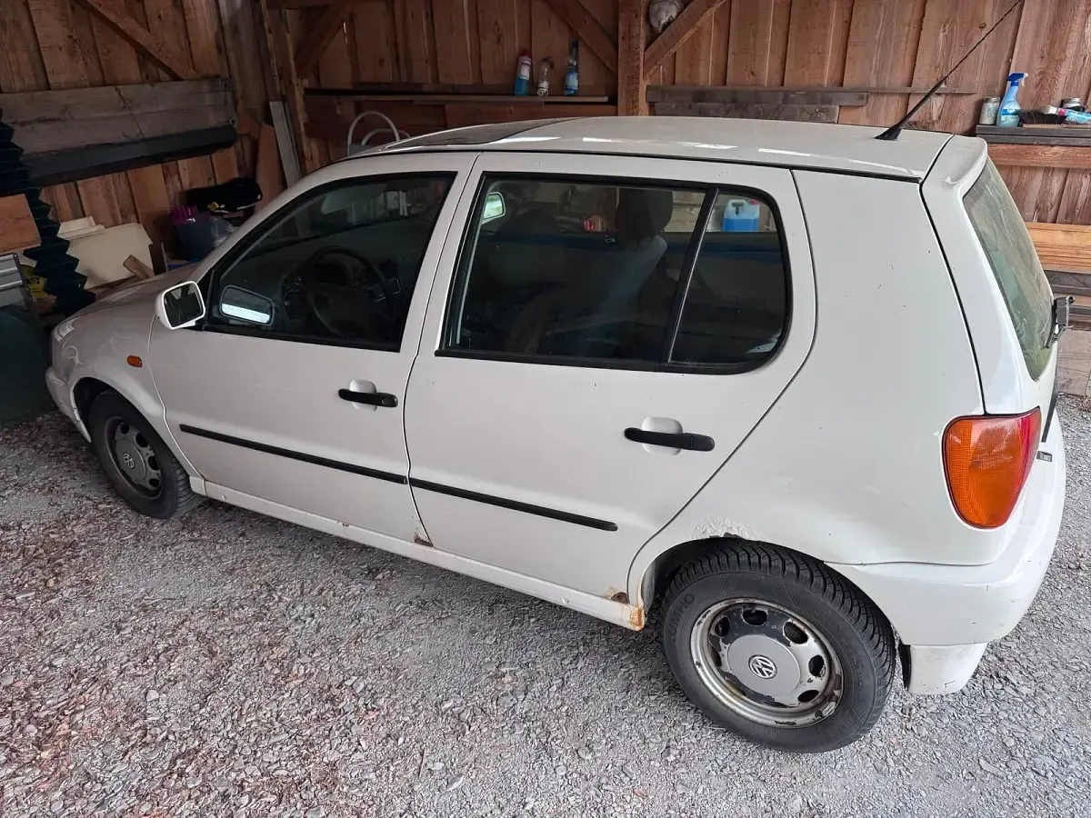 Gebraucht VW Polo 60 PS (44 kW) 1997 Weiß Kleinwagen