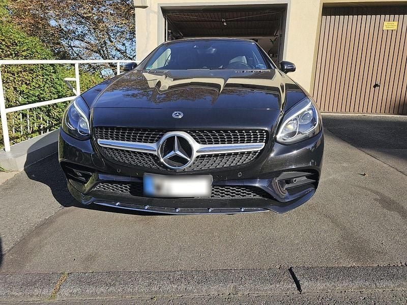 Gebraucht Mercedes SLC200 AMG line 185 PS (136 kW) 2018 Schwarz Cabrio