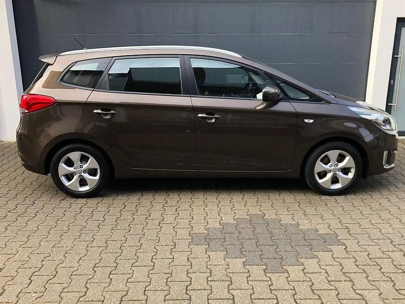 Gebraucht Kia Carens Edition 7 135 PS (99 kW) 2014 Braun Van / Kleinbus