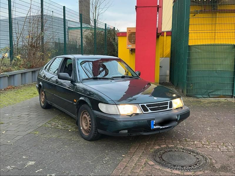 Grün Gebraucht 1995 Saab 900 Coupé | 300 € - Bild 1/4