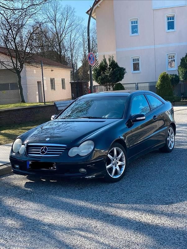 Gebraucht Mercedes C200 163 PS (119 kW) 2003 Schwarz Coupé