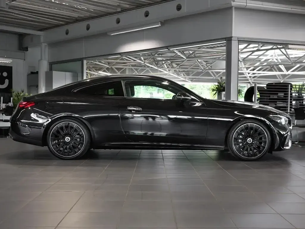 Gebraucht Mercedes 220 AMG 197 PS (144 kW) 2025 Schwarzlack obsidianschwarz (metallic) Coupé