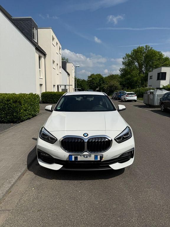 Gebraucht BMW 118 Advantage 136 PS (100 kW) 2021 Weiß Kleinwagen