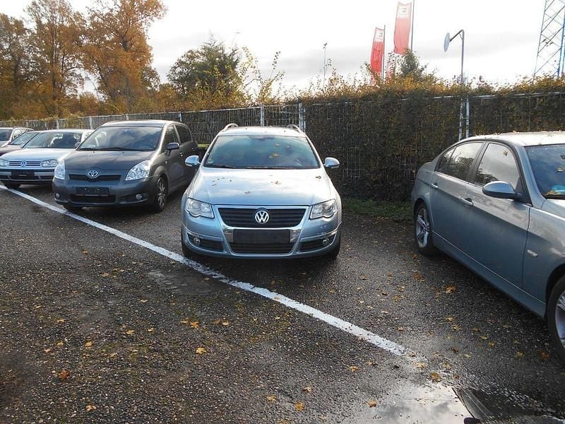 Blau Gebraucht 2006 VW Passat Comfortline Kombi | 1.300 € (Superpreis) - Bild 1/4