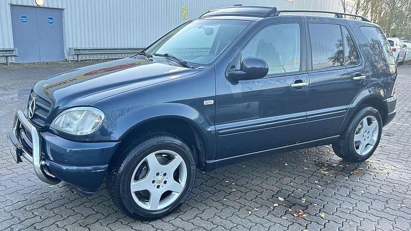 Gebraucht Mercedes ML430 272 PS (200 kW) 2000 Blau SUV