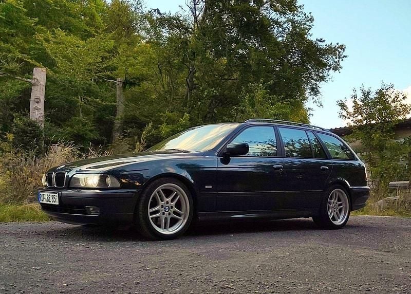 Grün Gebraucht 1999 BMW 540 Kombi | 7.590 € (Fairer Preis) - Bild 1/4