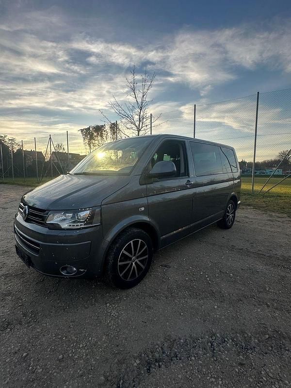 Gebraucht VW Multivan Life 179 PS (131 kW) 2013 Grau Van