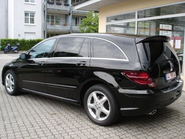 Gebraucht Mercedes R500 AMG 388 PS (285 kW) 2009 Obsidianschwarz metallic Van / Kleinbus