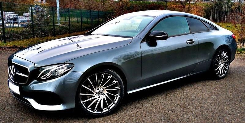 Grau Gebraucht 2019 Mercedes 220 Coupé | 28.900 € (Etwas zu teuer) - Bild 1/4