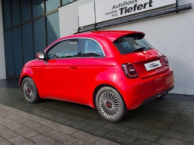 Gebraucht Fiat 500e Red 86 kW (118 PS) 2022 Red vr111/a Kleinwagen