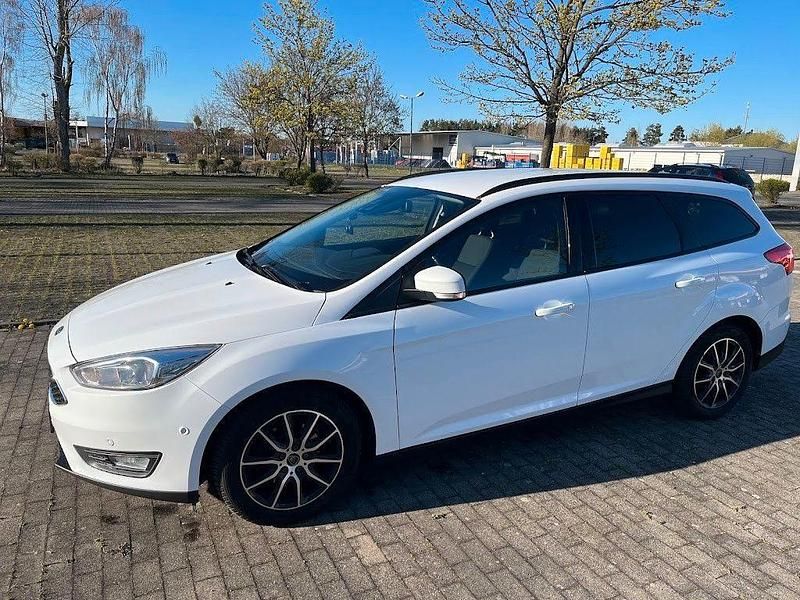 Gebraucht Ford Focus Cool & Connect 120 PS (88 kW) 2018 Weiß Kombi