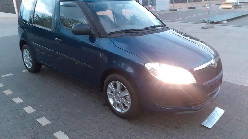 Gebraucht Skoda Roomster Plus Edition 75 PS (55 kW) 2011 Blau Van / Kleinbus
