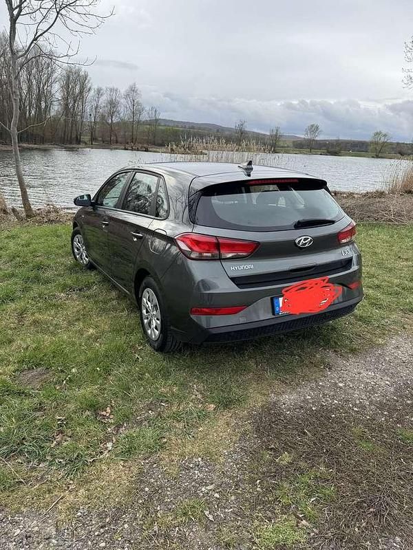 Gebraucht Hyundai i30 Select 120 PS (88 kW) 2022 Grau Kleinwagen