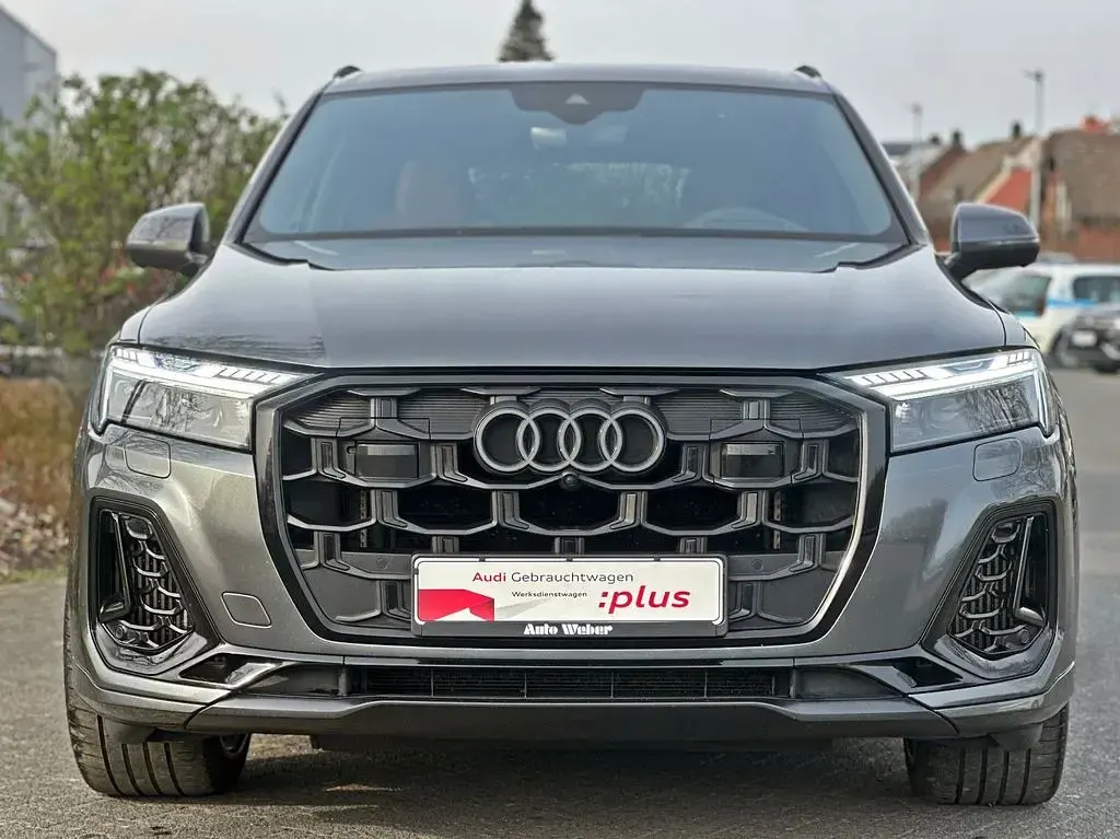 Gebraucht Audi SQ7 Ambiente 507 PS (372 kW) 2024 Daytonagrau perleffekt SUV