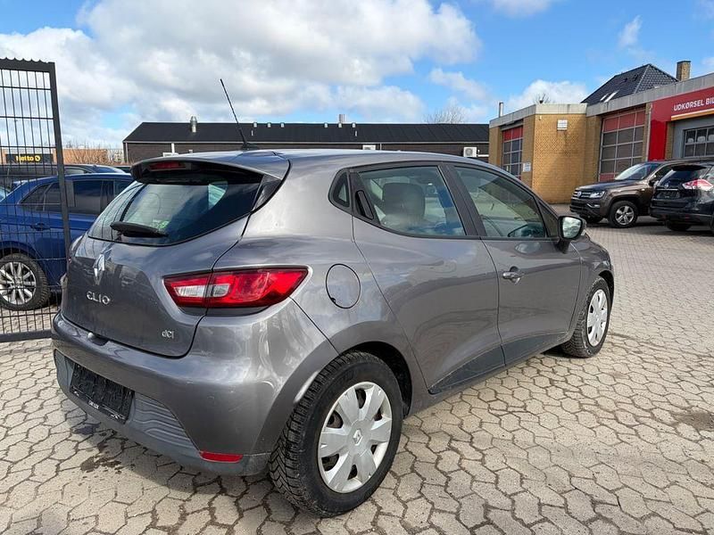 Gebraucht Renault Clio IV 90 PS (66 kW) 2013 Grau Limousine