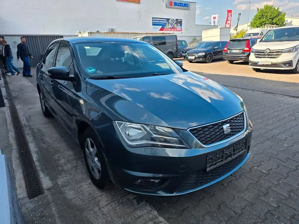 Używany Seat Toledo Style 90 KM (66 kW) 2016 Szary Hatchback