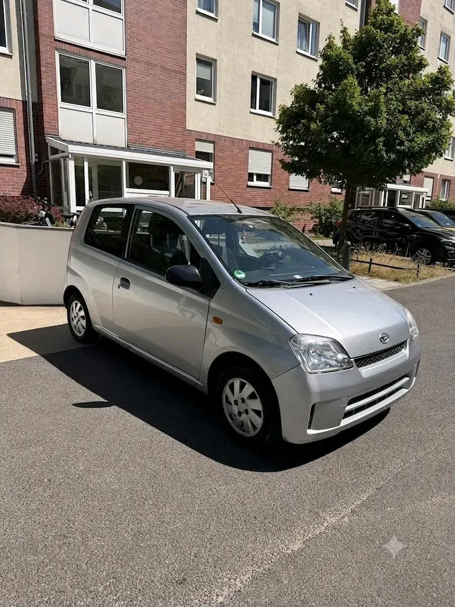 Gebraucht Daihatsu Cuore 58 PS (42 kW) 2004 Silber Kleinwagen