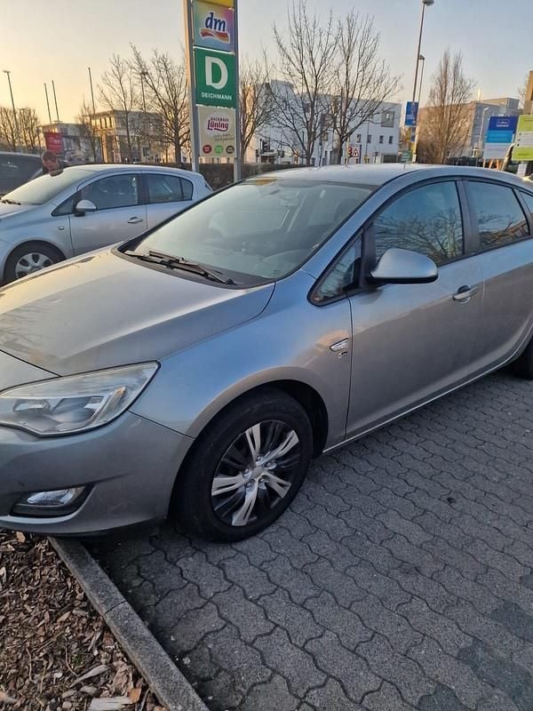Gebraucht Opel Astra 140 PS (102 kW) 2011 Grau Kleinwagen