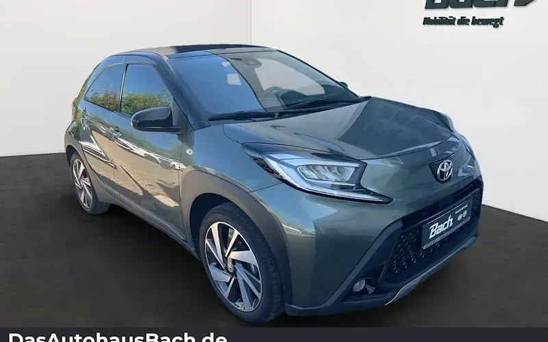 Gebraucht Toyota Aygo X X-plore 72 PS (52 kW) 2023 Grün SUV