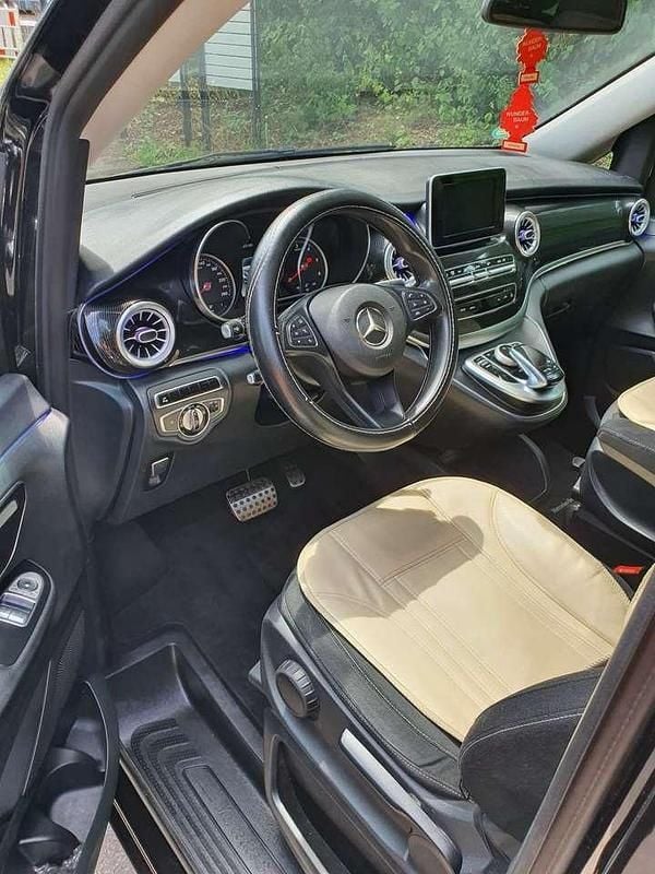 Schwarz Gebraucht 2015 Mercedes V200 Van / Kleinbus | 27.000 € (Fairer Preis) - Bild 1/4