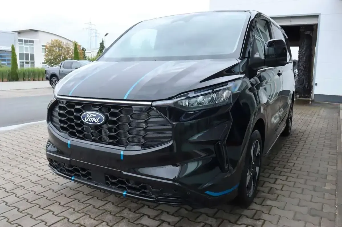 Neu Ford Transit Custom Sport 232 PS (170 kW) 2026 Frozen white Pickup