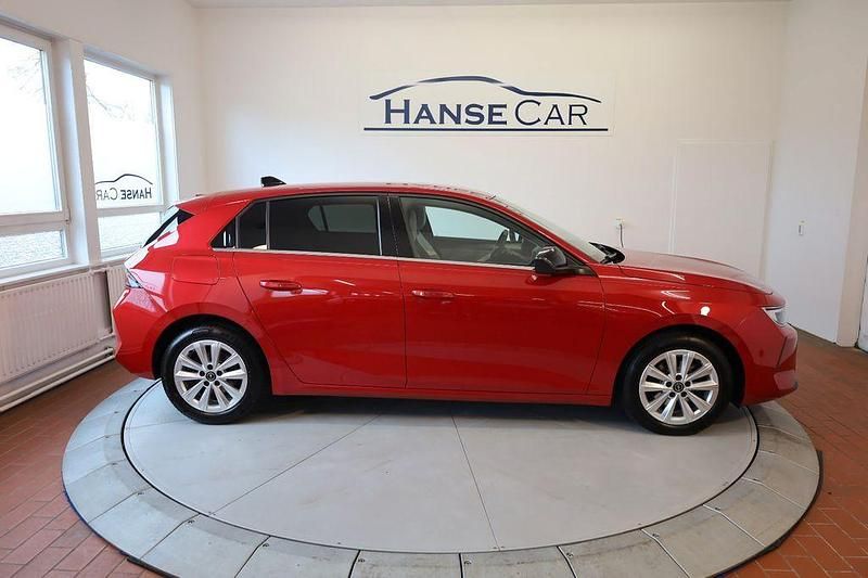 Gebraucht Opel Astra Elegance 131 PS (96 kW) 2023 Peperoncino red Limousine