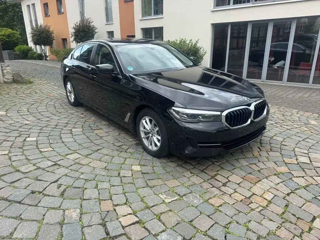 Gebraucht BMW 540 Sport Line 340 PS (250 kW) 2022 Schwarz Limousine