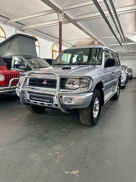 Silber Gebraucht 2003 Mitsubishi Pajero SUV | 16.990 € - Bild 1/4