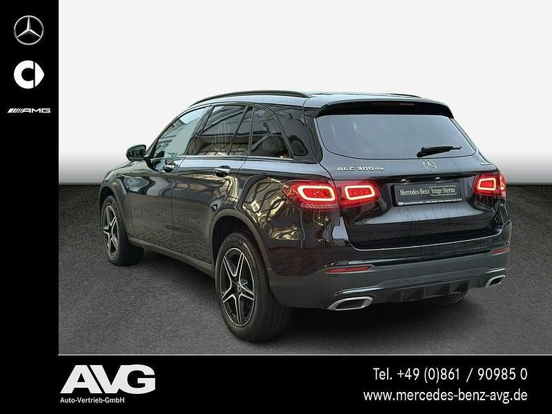 Gebraucht Mercedes GLC300e AMG 306 PS (225 kW) 2022 Unilack schwarz SUV