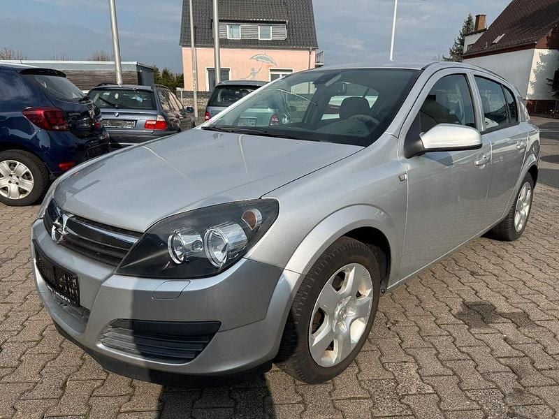 Gebraucht Opel Astra Edition 105 PS (77 kW) 2005 Silber Limousine