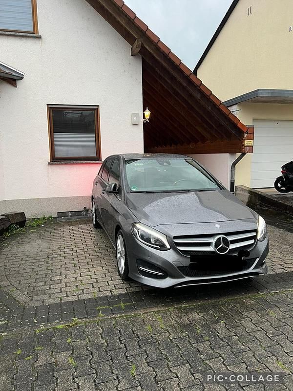 Gebraucht Mercedes B220 177 PS (130 kW) 2015 Grau Van / Kleinbus