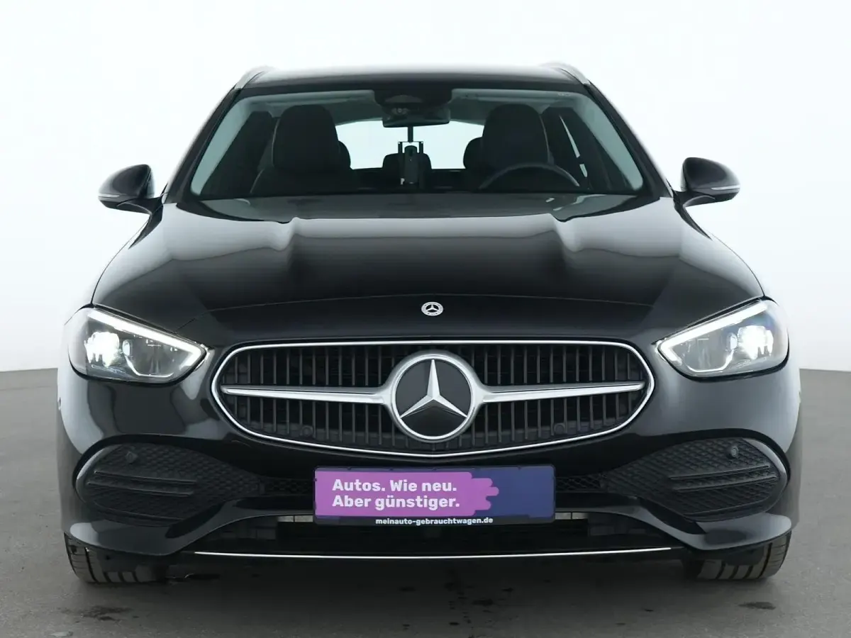 Gebraucht Mercedes C200 Avantgarde 163 PS (119 kW) 2024 Schwarz Limousine