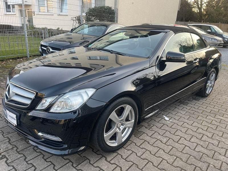 Gebraucht Mercedes E200 184 PS (135 kW) 2013 Schwarz Cabrio