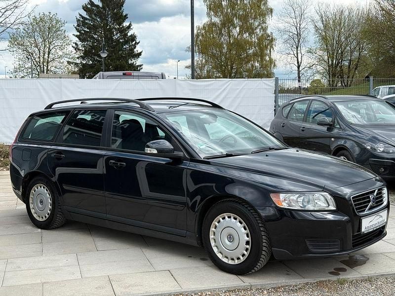 Gebraucht Volvo V50 109 PS (80 kW) 2010 Schwarz Kombi